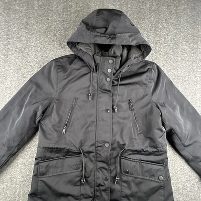 Parka forrada de piel sintética ZARA WOMAN para mujer talla mediana negra con capucha bolsillos con cremallera completa Foto 1 de 4