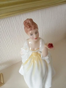 royal doulton figur flower of love - Bild 1 von 4