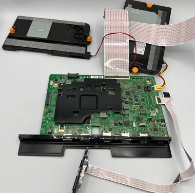 Samsung LS43AM702UNXZA M7 Series 43" 4K Smart Monitor & Streaming TV Boards - Image 1 of 4