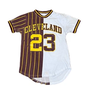 Camiseta deportiva Evolution in Design King LeBron James #23 de Cleveland para adulto pequeña - Imagen 1 de 10