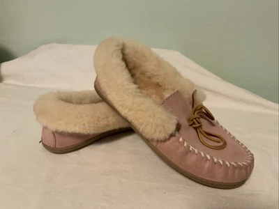 Chinelos Mocassim Feminino Minnetonka Camurça Rosa Shearling Tamanho 9 Forrado de Pele Aconchegante - Imagem 1 de 4