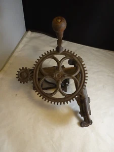 VINTAGE UNIQUE CAST IRON APPLE FRUIT PARER CORER SLICER PEELER  PENN - Picture 1 of 9