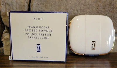 Avon Translucent Pressed Powder Compact NOS 1996 .4 oz. 11.3 g Medium Moyen - Image 1 of 4