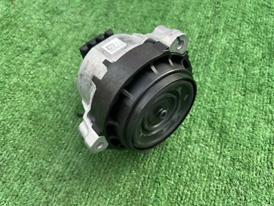 2017-2024 BMW X3 X4 G30 G02 G05 Engine Mount Left Genuine 22116860495 OEM - Image 1 of 4