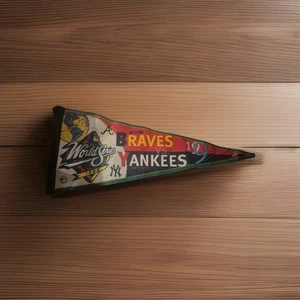 Banderín tamaño completo Yankees Vs Braves - Serie Mundial 1999 - Imagen 1 de 2