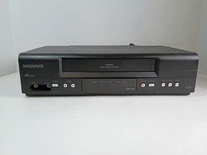 Reproductor/grabador de VCR MAGNAVOX 4 cabezales MVR440MG/17 *sin control remoto* probado - Imagen 1 de 7