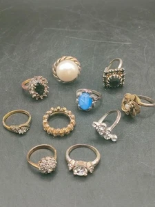 ✨ Vintage Ring Bundle – 10 Costume Jewellery Rings with Faux Stones & Pearl ✨ - Picture 1 of 4
