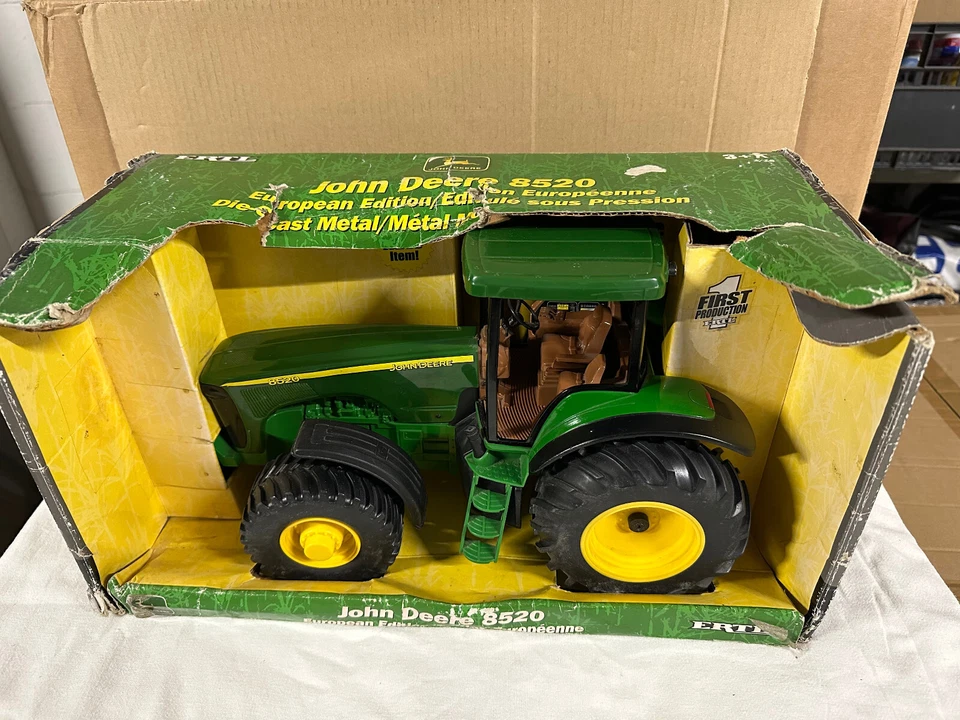 JOHN DEERE 8520 EUROPEAN EDITION - ERTL - SCALA 1/16 - Immagine 1 di 4