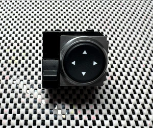 2020-2025 KIA SOUL FRONT LEFT SIDE DOOR MIRROR ADJUSTMENT SWITCH OEM 93530K0000 - Picture 1 of 6