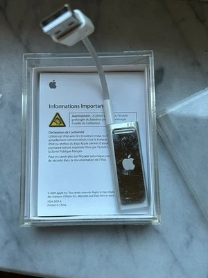 Ipod  shuffle 2GB - silver Model A1271 - grey - with the box - Immagine 1 di 2