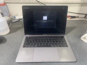 Apple Macbook Pro 13,3 pulgadas (barra táctil) 1,4 GHz cuatro núcleos i5 (2019) MUHN2LL/A - Imagen 1 de 6