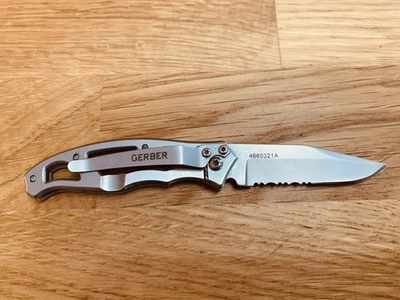 Gerber Paraframe Mini Pocket Knife 2.2 Inch Combo Edge S.S Blade #4660321A - Image 1 of 4