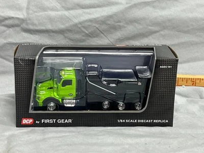 Camión de volteo Kenworth T880 cabina corta Rogue 1:64 DCP #60-1413 NUEVO EN CAJA verde lima negro Foto 1 de 4