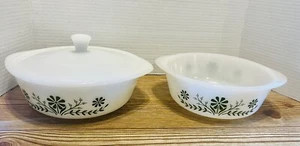 VTG Glasbake Casserole Dishes W Lid Milk Glass Green Daisy Nesting 2qt & 1.5 qt - Picture 1 of 14