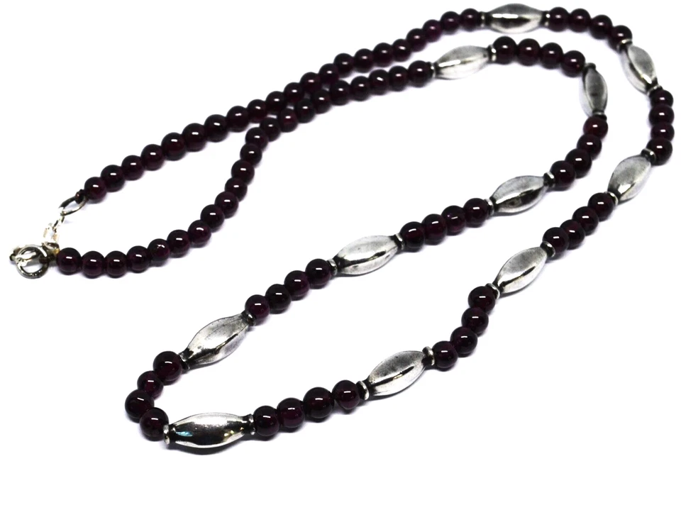 VINTAGE GARNET AND SILVER BEADS BEAUTIFUL OLD NECKLACE - Image 1 of 4