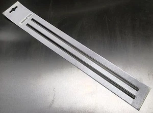 Paquete de dos hojas cepilladoras Makita 793346-8 306 x 8 x 2 mm para 2012NB WM1053 - Imagen 1 de 5