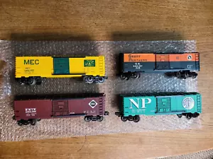 Lionel Boxcars Set Of Four Great Northern,Northern Pacific,Maine Central,Erie - Picture 1 of 12