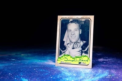 Gordie Howe Detroit Red Wings AP Wirephoto Signature Cut Card - Autographed - Image 1 of 2