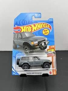 Hot Wheels 2021 Mainline HW Hot Trucks Toyota Land Cruiser 80 gris #226 - Imagen 1 de 4