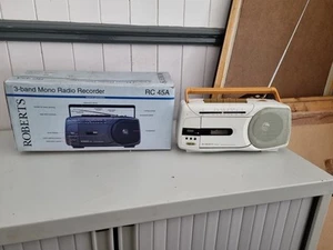 Robert RC45A Portable Radio Cassette Player - Picture 1 of 17