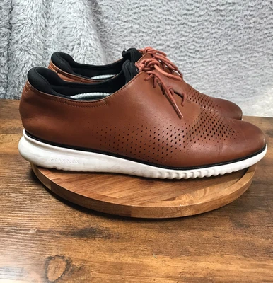 Cole Haan 2.ZeroGrand Láser Punta de Ala Oxford Para Hombres 14W Cuero Tostado Británico Derby Foto 1 de 4