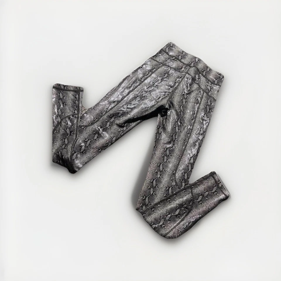 Pantalones de mezclilla Joe’s con estampado animal para mujer talla pequeña de imitación de cuero Foto 1 de 4