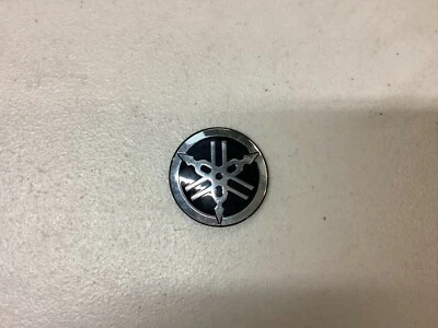 PIEZAS ORIGINALES YAMAHA - EMBLEMA (TANQUE) SRX250 1984-1987 - 51Y-24161-00 Foto 1 de 4