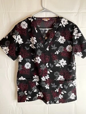 Blusa Médica Médica Estampada Floral Negra Manga Corta Cuello en V para Mujer Silky Foto 1 de 4