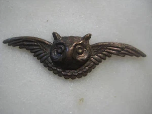 Vintage Patina grezza ottone testa di gufo alata timbratura steampunk, componente gioielli - Foto 1 di 5