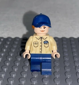 Lego Jurassic World Minifigures Park Worker 75934 - Picture 1 of 1