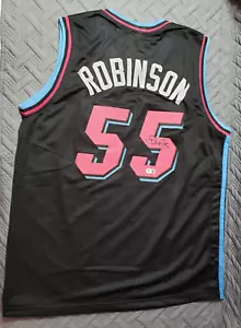 Camiseta deportiva de baloncesto firmada por Duncan Robinson de Miami Heat Beckett Michigan Wolverines - Imagen 1 de 19