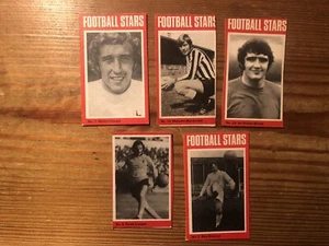FIVE Typhoo Football Cards - CHIVERS, BREMNER, MacDONALD, DOUGAN, STOREY-MOORE - Picture 1 of 2