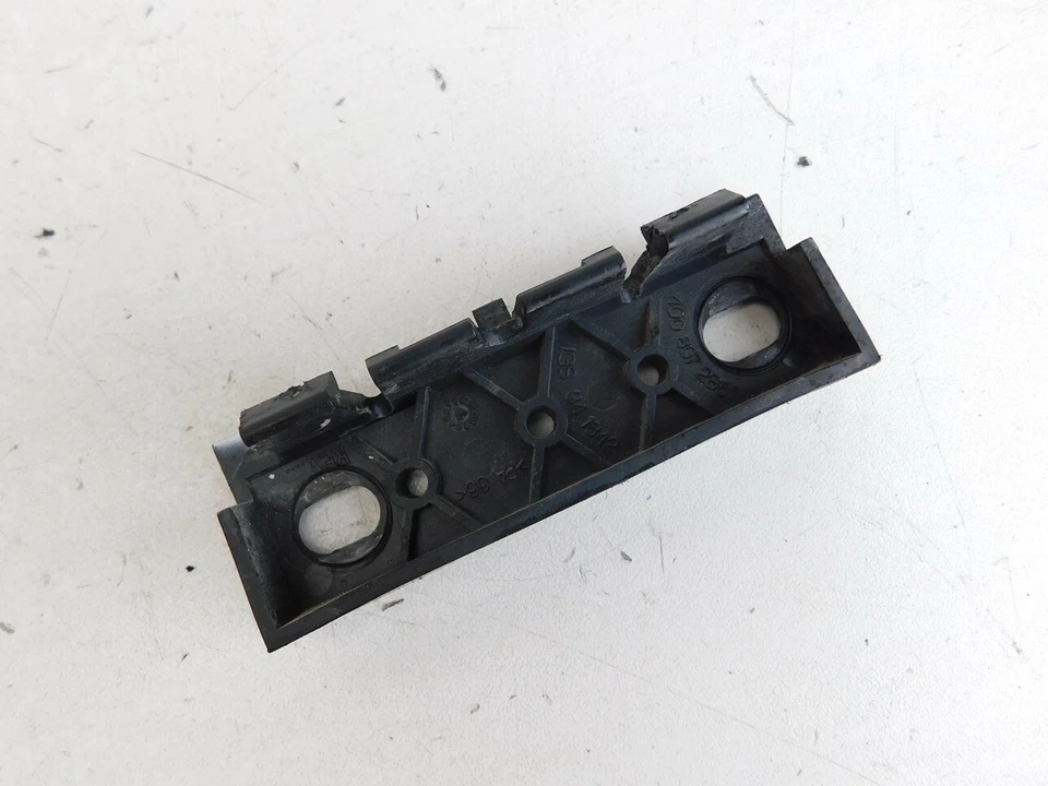 Боковой кронштейн переднего бампера Lamborghini Gallardo 2007 400807286 J126 - Изображение 1 из 1