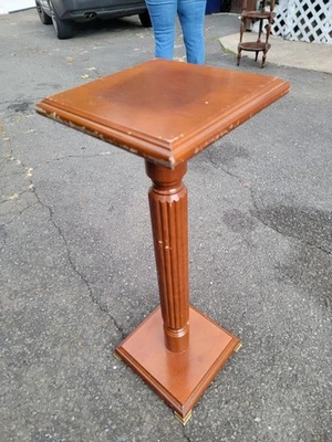 Suporte de planta Bombay Company madeira mogno mesa alta - Imagem 1 de 4