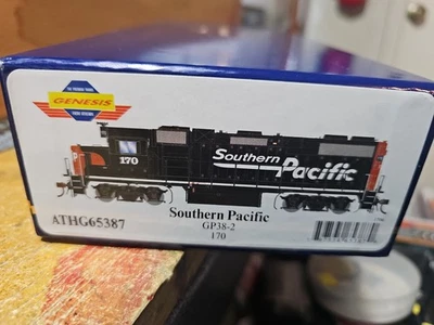 ATHEARN ATHG 65387 GP38-2 SOUTHERN PACIFIC ROAD NUMBER SP 170 - Image 1 of 4