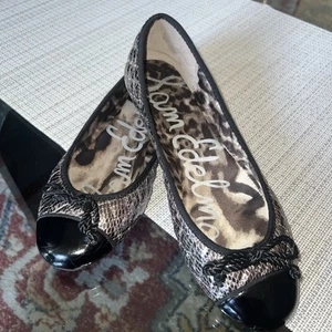 NWOT Sam Edelman Size 9.5 Calypso Sparkly Metallic silver Flats Round Toe - Picture 1 of 9
