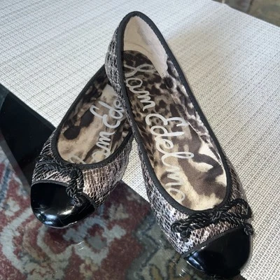  Sam Edelman Talla 9.5 Calypso Brillante Metálico Plateado Plano Puntera Redonda Foto 1 de 4