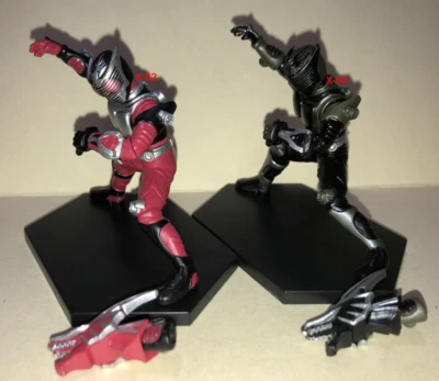 Figura de movimiento de la serie Kamen Masked Rider Ryuki y Ryuga 仮面ライダー Foto 1 de 4
