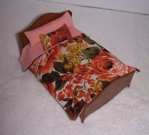 Dollhouse Miniature Comforter/Bedspread Set Multi Color Floral Print 1:12 Scale  - Picture 1 of 6