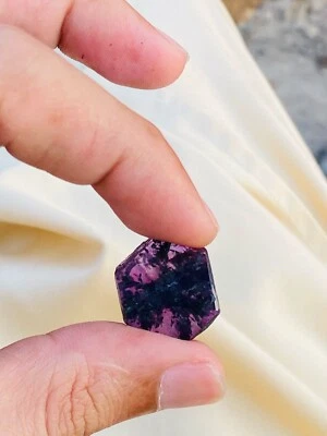 Trapiche Ruby Corundum 20Ct – Natural Gemstone with Star Pattern - Image 1 of 4