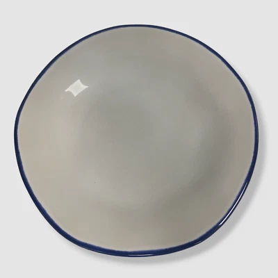 Plato de ensalada Vietri melamina blanco borde aurora $58 | 8,25"D Foto 1 de 4