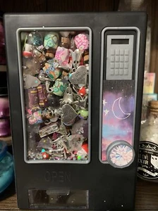 Magical Vending machine surprise - Picture 1 of 6