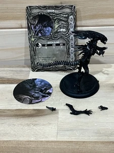 Prodos AVP Alien Vs Predator The Hunt Begins Alien Queen Figurine Damaged READ! - Picture 1 of 9