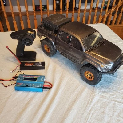 Element RC Truck Knightrunner Tacoma (Gray) 1/10 RTR - Image 1 of 4