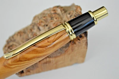 Schöner Druckkugelschreiber gedrechselt aus edlem Oliven Holz mit Geschenkbox - Bild 1 von 4