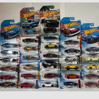 Lote Chevrolet Hot Wheels - 31 autos Camaro, Corvette, Impala, Silverado, Chevelle Foto 1 de 4
