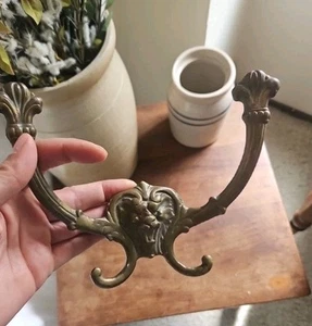 Gancio doppio cappotto leone vintage testa gargoyle ottone ganci metallo - Foto 1 di 6