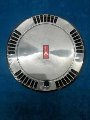 1985 - 1989 Oldsmobile Calais Hubcap 13” - Image 1 of 4