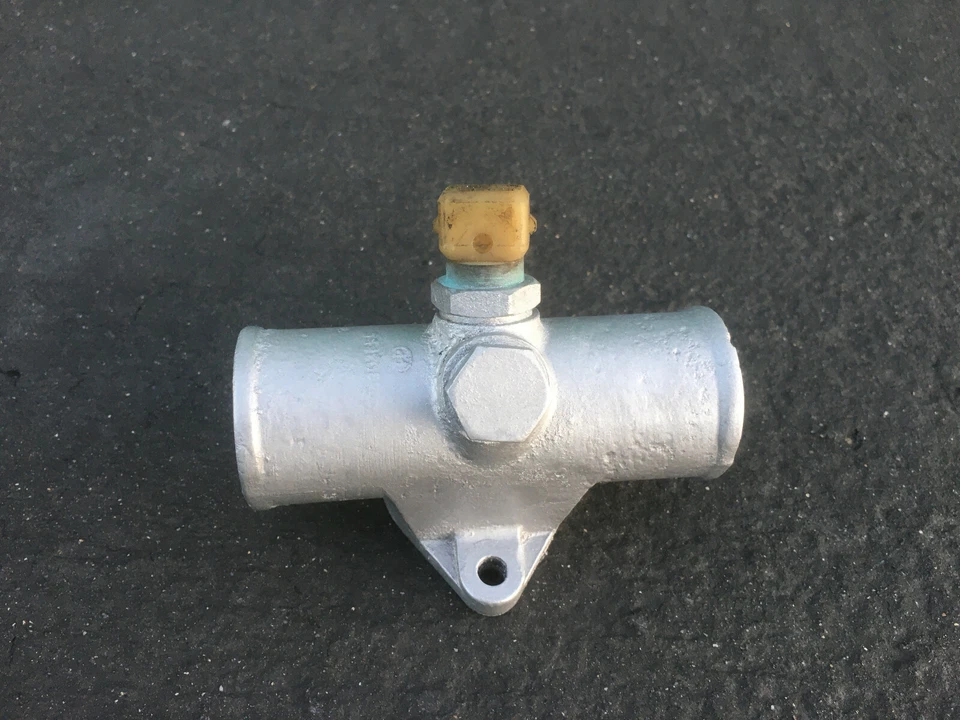 FIAT 124 125 131 132 Termostato Distribuidor de Agua Sensor T Montaje Refrigerante Usado Foto 1 de 4