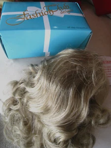 The Wig Company TWC Fashion Club Designs RADIANT 18-22 taglia media nuova con scatola - Foto 1 di 2